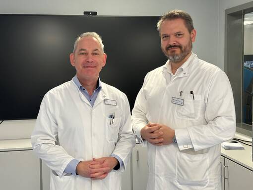 Raten zur Untersuchung bei Vorhofflimmern: Privatdozent Dr. Vincent Ries (l.) und Professor Dr. Philipp Diehl im Ortenau Klinikum in Offenburg.