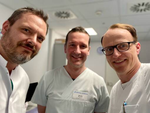 Ärzteteam: Chefarzt Professor Dr. Philipp Diehl, Oberarzt Dr. Marcel Frick, Leitender Oberarzt Dr. Fabian Meixner